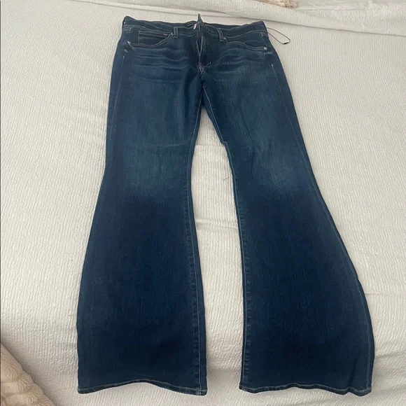 Veronica Beard Women's Blue Flared Jeans (Never Worn) - Picture 2 of 7